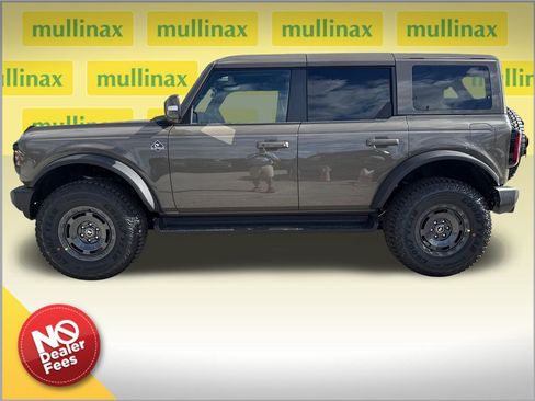 New 2025 Ford Bronco Outer Banks w/ Sasquatch Package image 2