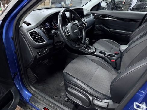 Used 2023 Kia Seltos S w/ Navigation Package AWD/4WD image 15