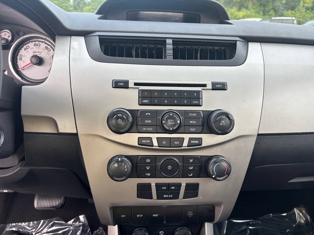 Used 2008 Ford Focus Sedan FWD image 25