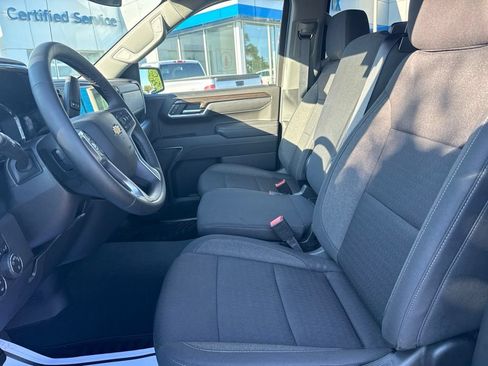 Used 2025 Chevrolet Silverado 1500 LT AWD/4WD image 21