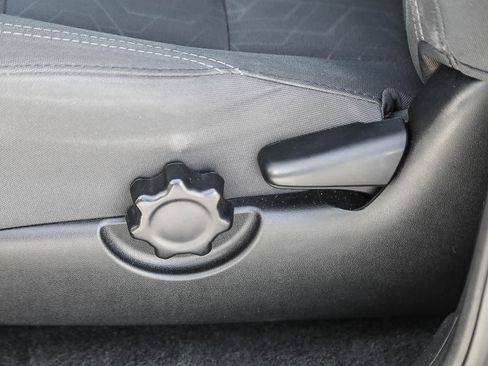 Certified 2018 Toyota Tacoma TRD Off-Road w/ Technology Package AWD/4WD image 19