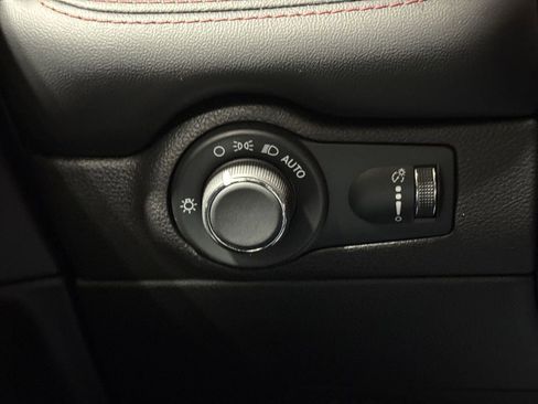 Used 2025 Dodge Durango GT AWD/4WD image 19