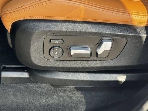 Used 2025 BMW X5 sDrive40i w/ M Sport Package RWD image 21