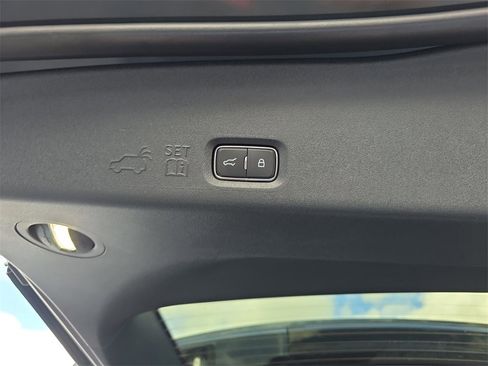 New 2025 Ford Expedition Active image 36