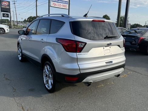 Used 2019 Ford Escape Titanium FWD image 4
