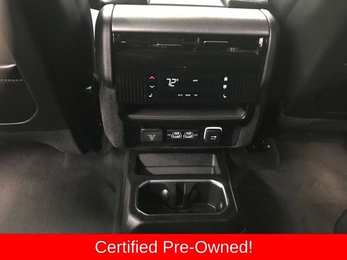 Certified 2025 Jeep Wagoneer Series II image 28