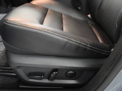 Used 2023 Nissan Rogue SL w/ SL Premium Package AWD/4WD image 12
