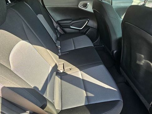 Used 2023 Kia Soul LX image 10