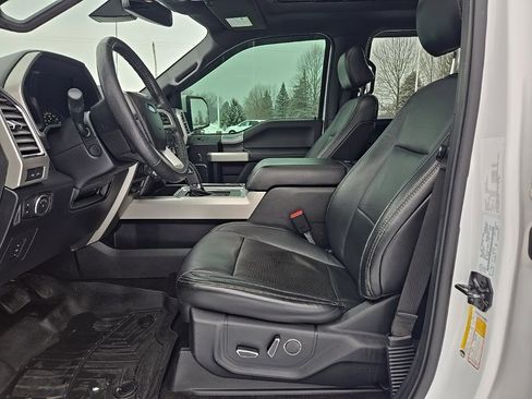 Used 2016 Ford F150 Lariat w/ Equipment Group 502A Luxury image 16