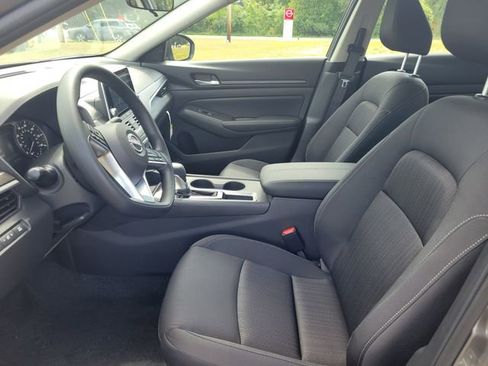 New 2025 Nissan Altima 2.5 SV image 13