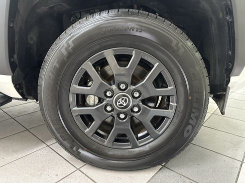 Used 2025 Toyota 4Runner SR5 AWD/4WD image 13