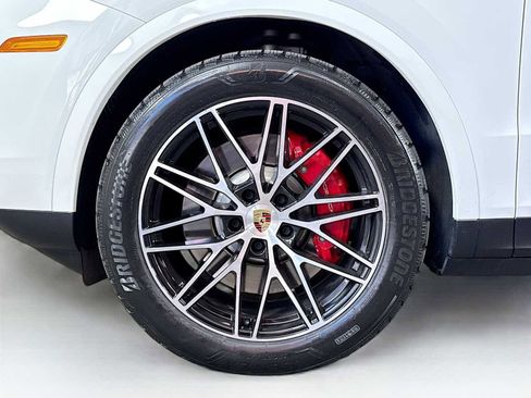 Used 2024 Porsche Cayenne S image 24