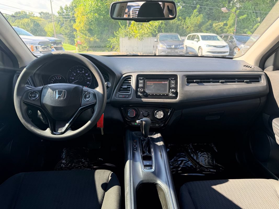 Used 2018 Honda HR-V LX image 18