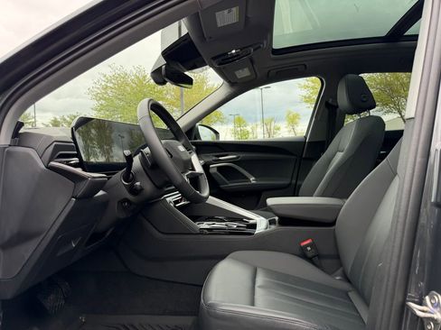 Used 2025 Audi Q5 Premium w/ Convenience Package AWD/4WD image 18