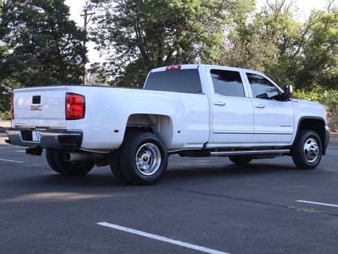 Used 2018 GMC Sierra 3500 SLT w/ Duramax Plus Package AWD/4WD image 5