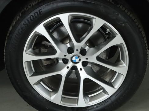 Used 2023 BMW X5 xDrive40i w/ Premium Package image 40