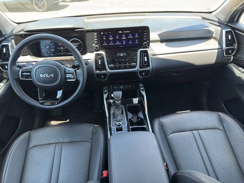 Used 2023 Kia Sorento SX AWD/4WD image 10