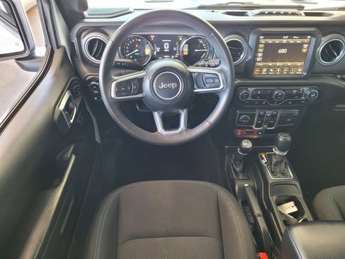 Used 2023 Jeep Wrangler Unlimited Rubicon 4xe AWD/4WD image 9