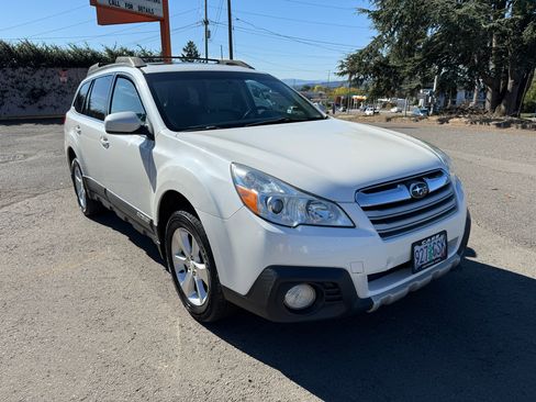 Used 2014 Subaru Outback 2.5i Limited w/ Moonroof Package image 8
