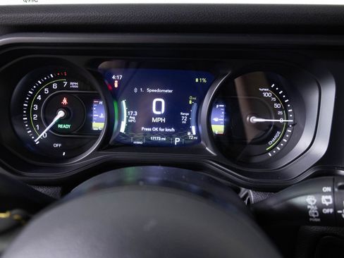 Used 2024 Jeep Wrangler Unlimited image 23