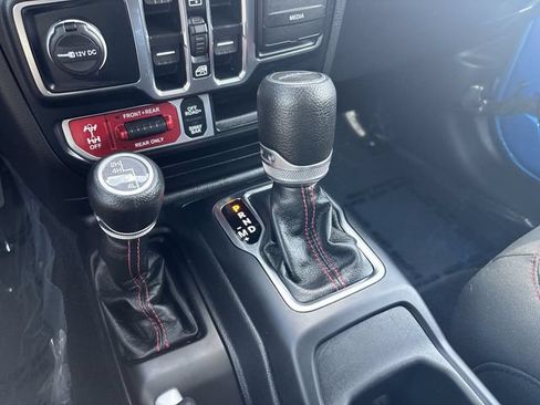 Used 2023 Jeep Gladiator Rubicon w/ LED Lighting Group AWD/4WD image 26