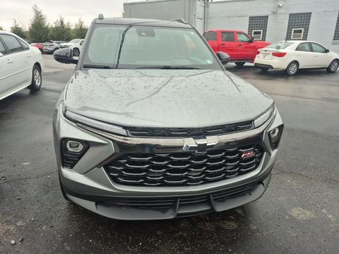 Used 2025 Chevrolet TrailBlazer RS w/ Convenience Package image 2