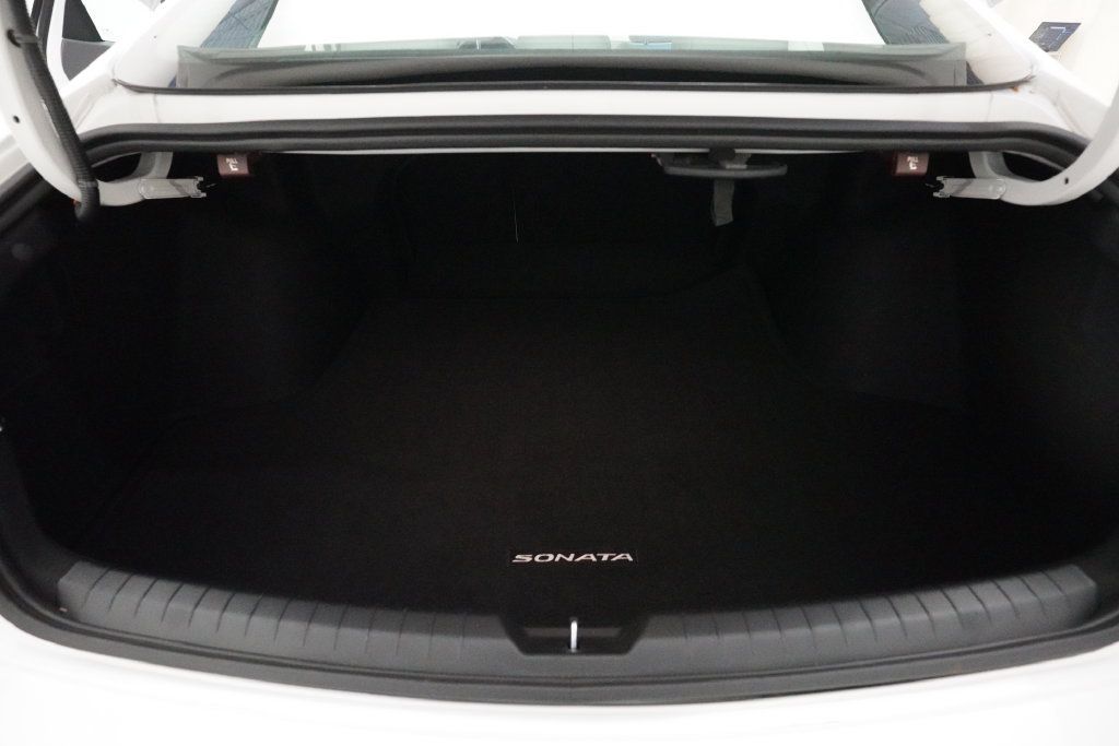 Used 2023 Hyundai Sonata SEL w/ Convenience Package FWD image 10