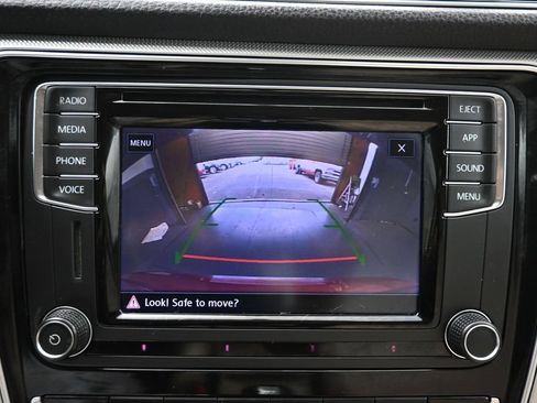 Used 2019 Volkswagen Passat 2.0T Wolfsburg w/ Wheels & Sunroof Package FWD image 20