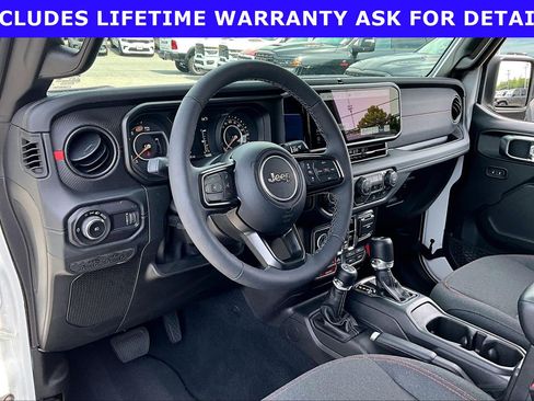 Used 2025 Jeep Wrangler Unlimited Rubicon w/ Convenience Group AWD/4WD image 11