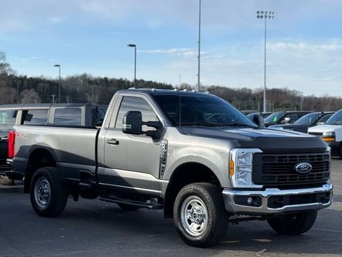 Used 2024 Ford F350 XL w/ FX4 Off-Road Package image 31