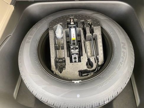 Used 2022 Jeep Grand Cherokee Limited w/ Tech Group image 13