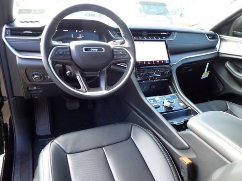 New 2025 Jeep Grand Cherokee L Limited w/ Luxury Tech Group II image 13