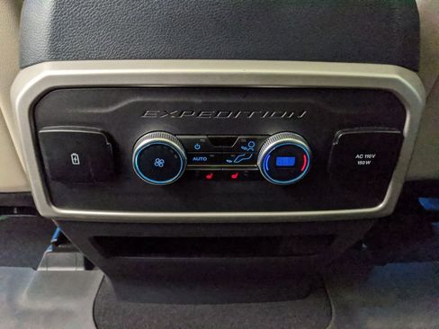 Used 2024 Ford Expedition Limited image 20