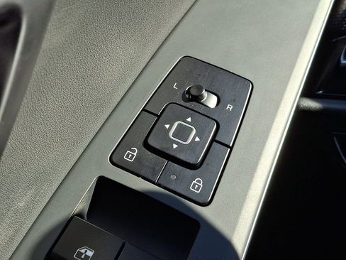 Used 2024 Kia Niro EX image 29