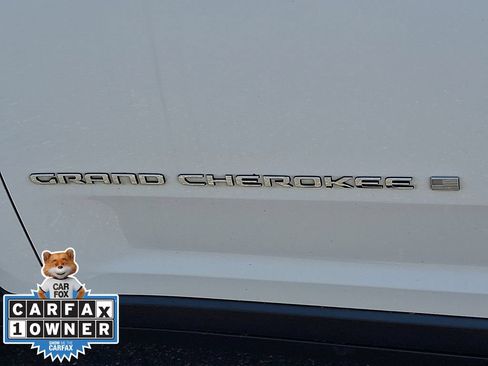 Used 2022 Jeep Grand Cherokee Laredo w/ Luxury Tech Group I AWD/4WD image 30