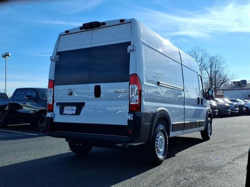 Used 2025 RAM ProMaster 2500 w/ Convenience Group image 19
