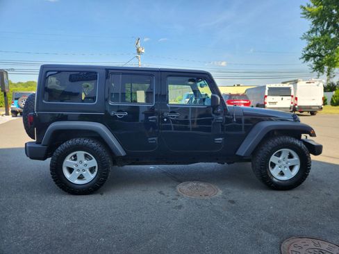 Used 2017 Jeep Wrangler Unlimited Sport w/ Quick Order Package 24S AWD/4WD image 16