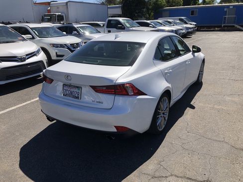 Used 2014 Lexus IS 250 w/ Navigation Package RWD image 4