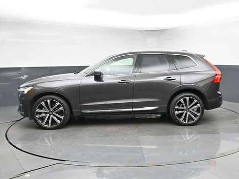Used 2023 Volvo XC60 B5 Ultimate w/ Climate Package FWD image 6