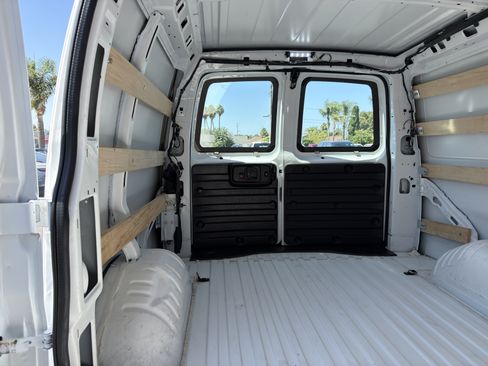 Used 2025 GMC Savana 2500 w/ Driver Convenience Package RWD image 17