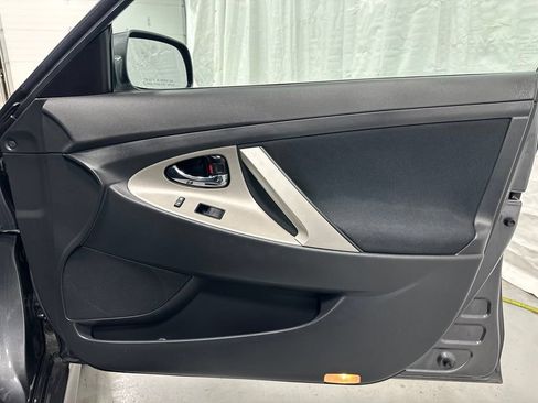 Used 2009 Toyota Camry SE FWD image 46