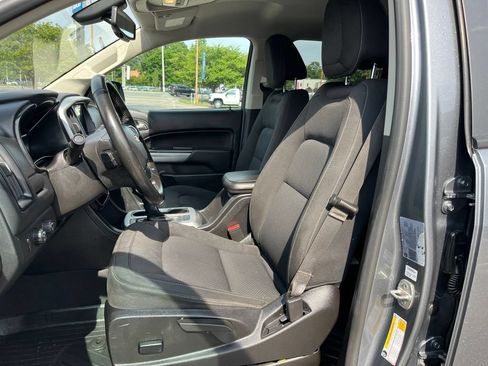 Used 2022 Chevrolet Colorado LT w/ LT Convenience Package AWD/4WD image 15