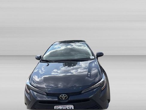 Used 2025 Toyota Corolla LE FWD image 10