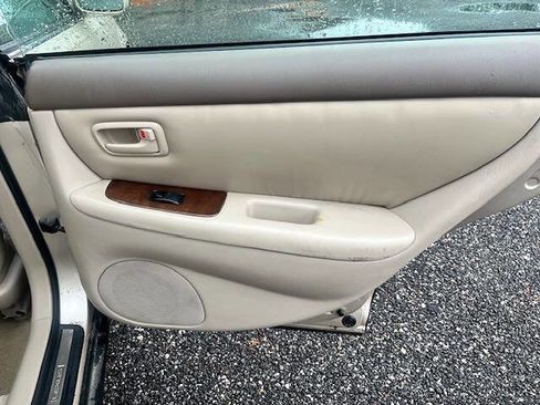 Used 2000 Lexus ES 330 FWD image 13