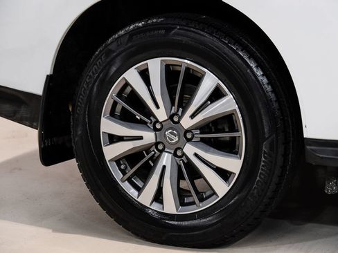 Used 2017 Nissan Pathfinder SL FWD image 68