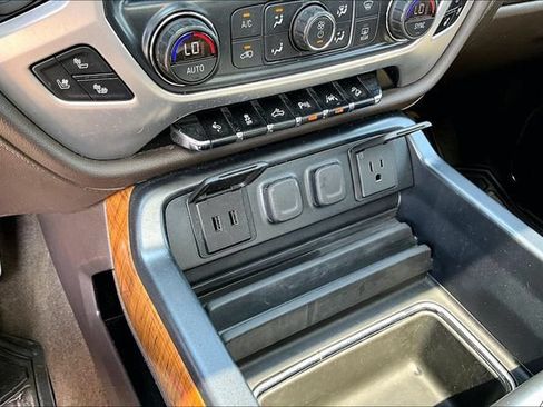 Used 2018 GMC Sierra 1500 SLT AWD/4WD image 16