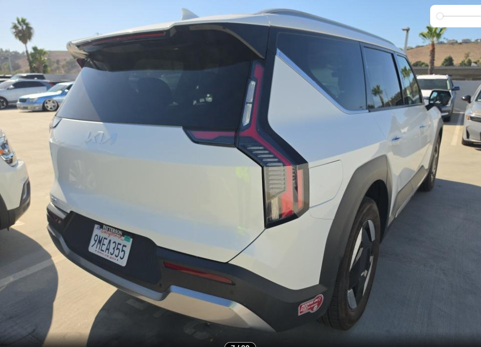 Used 2024 Kia EV9 Wind AWD/4WD image 4