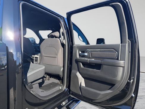 New 2026 RAM 2500 Big Horn AWD/4WD image 14