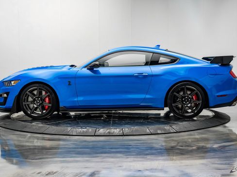 Used 2022 Ford Mustang Shelby GT500 w/ Carbon Fiber Track Pack RWD image 8