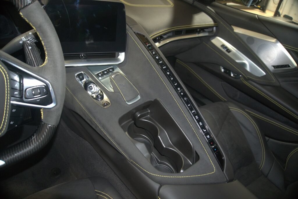 Used 2024 Chevrolet Corvette Z06 RWD image 40